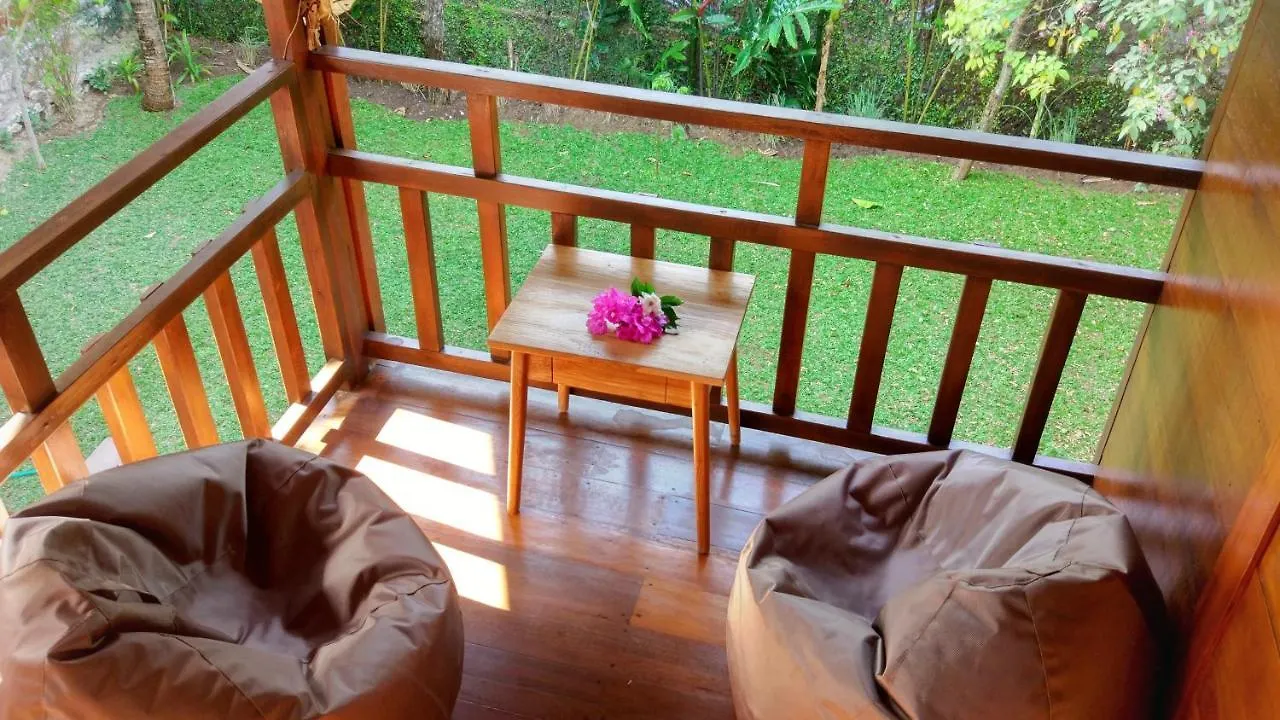 Alojamento de Acomodação e Pequeno-almoço Petit Tree Acomodação com café da manhã Seminyak